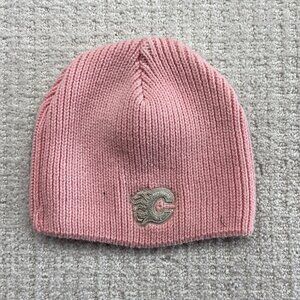 Y2K Calgary Flames NHL x New Era Hockey Knit Beanie Candy Pink w/ Silver Logo